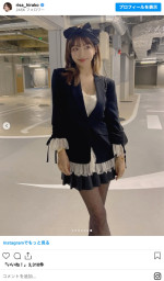 平子理沙、美脚際立つミニ丈コーデ　※「平子理沙」Instagram
