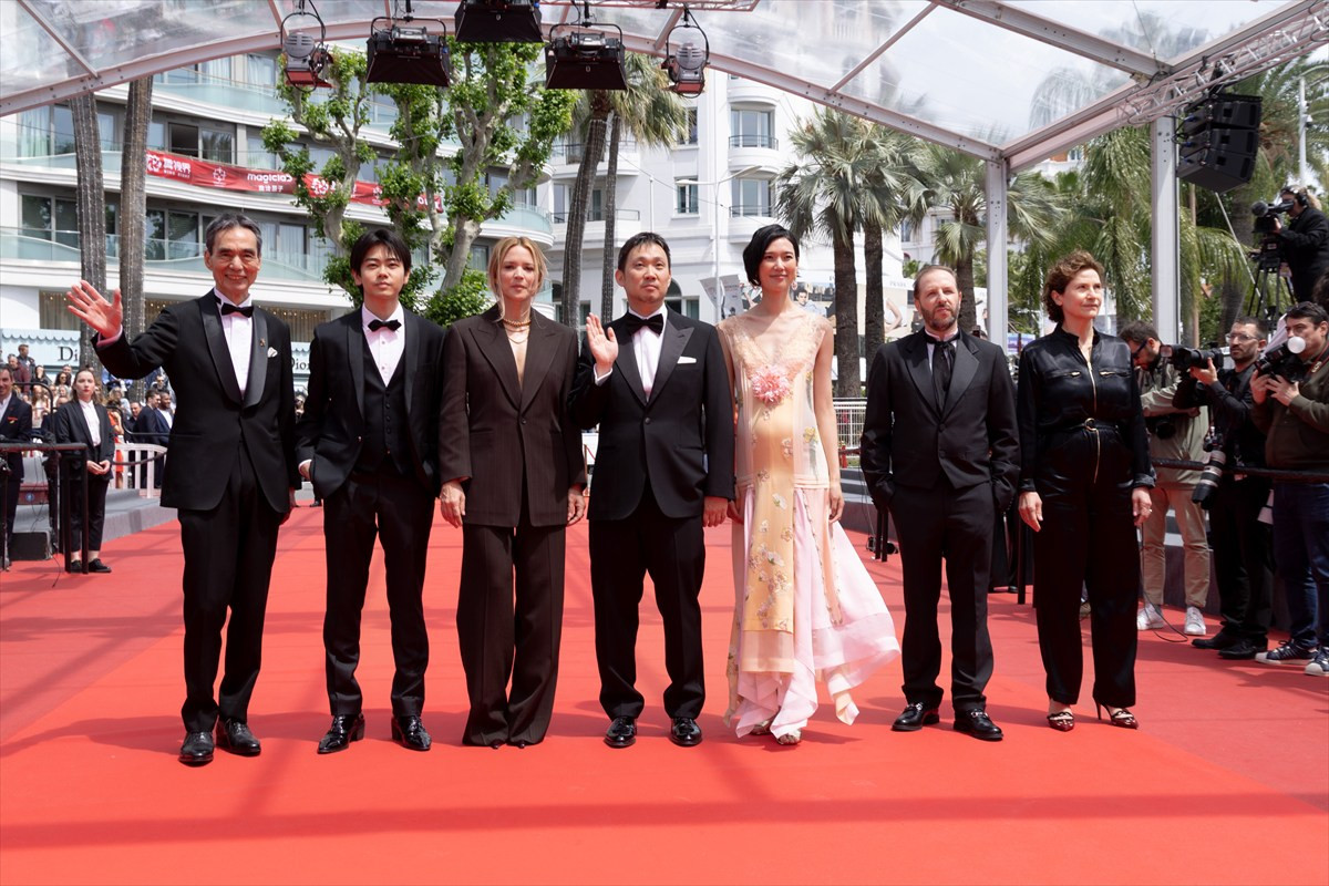 濱口竜介監督『急に具合が悪くなる』カンヌで14分に及ぶスタンディングオベーション