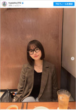 いつもと一味違う！　本郷柚巴の“知的なお姉さん”スタイル　※「本郷柚巴」Instagram