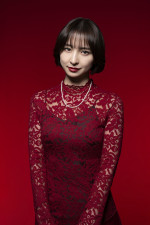 ドラマ『おちたらおわり』に出演する篠田麻里子
