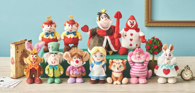 写真）ディズニーストアに『ふしぎの国のアリス』75周年記念