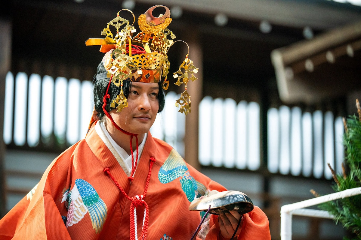 『豊臣兄弟！』“信長”小栗旬、地獄のパワハラ相撲大会にネット恐怖「やり方エグいて…」「デスゲームすぎ！」
