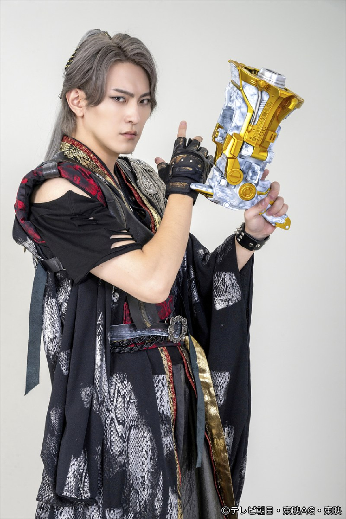 新特撮『角醒ハンター オメガホーン』7月26日スタート　人間×角獣の異色バディがハンターバトルに挑む！