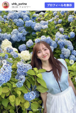 柴田祐里菜、紫陽花バックの爽やかショット　※「柴田祐里菜」Instagram