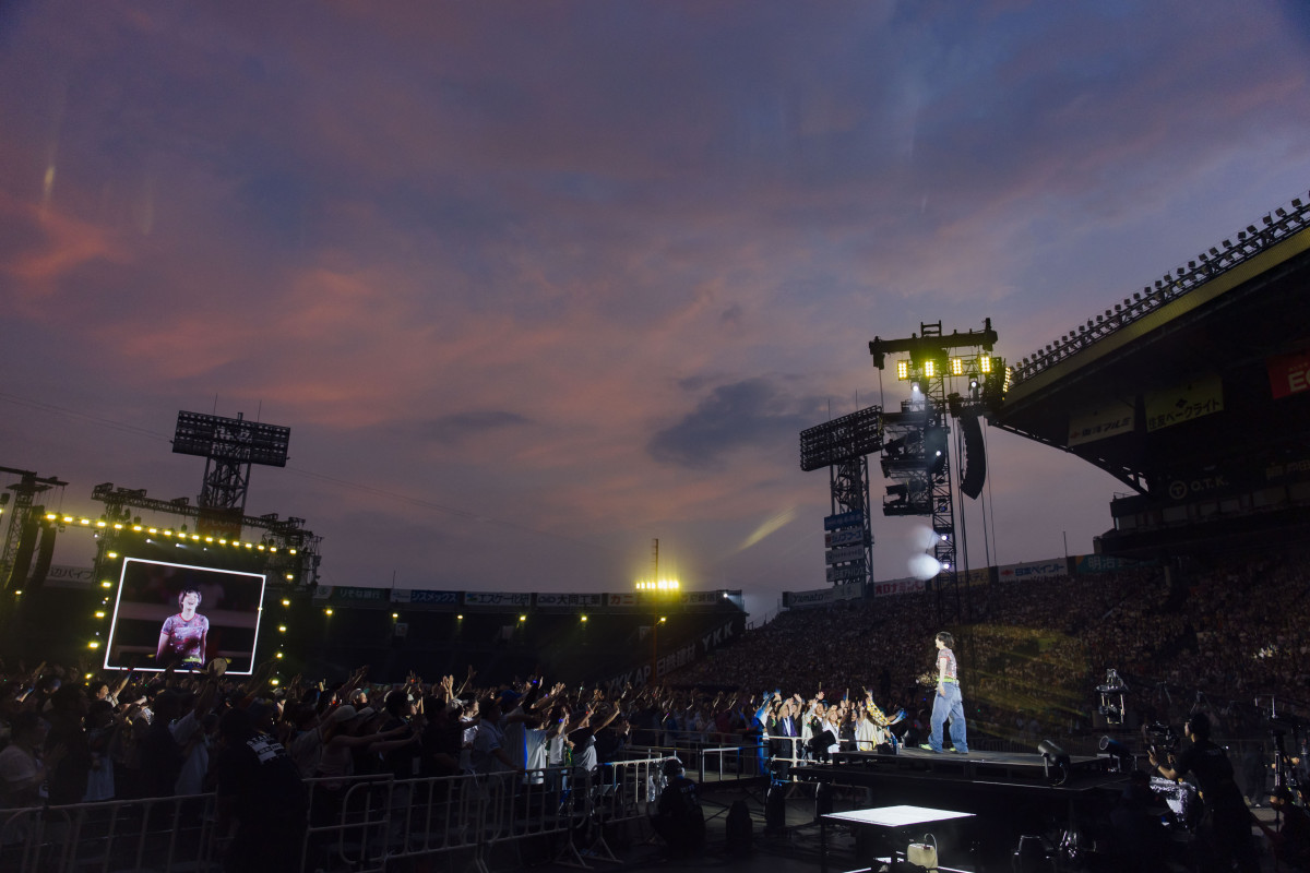 あいみょん、甲子園での10周年凱旋ライブ　“4年越しの約束”を果たしたメモリアルライブレポート