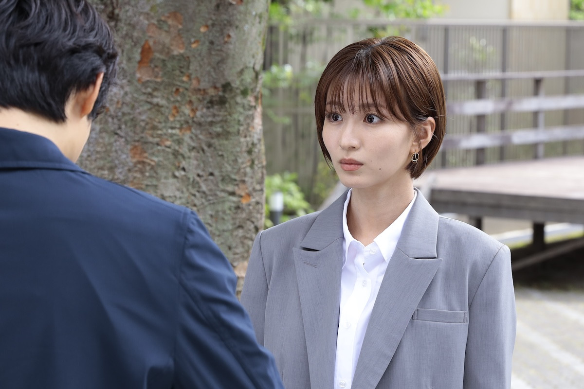 『告白－25年目の秘密－』第4話 “爽太”松村北斗、“麻里子”岡崎紗絵の父の秘密に迫る