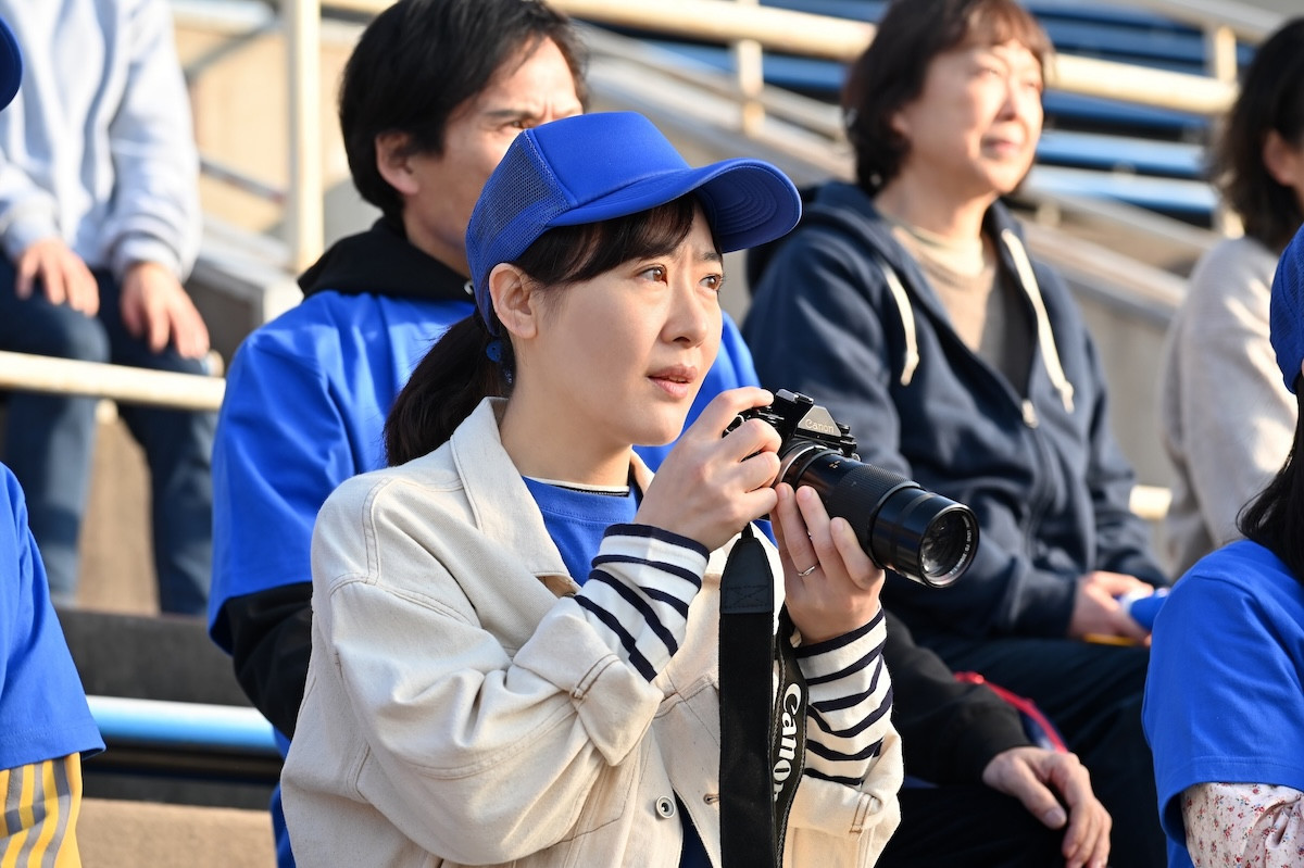 相葉雅紀主演『４アウト』黒島結菜＆松本利夫らが写る新場面カット公開　キャスト登壇イベントも決定