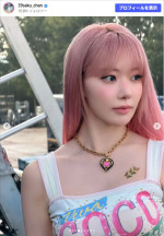 サマソニのバックステージでポーズを取るLE SSERAFIMのSAKURA（宮脇咲良）　※「宮脇咲良」Instagram