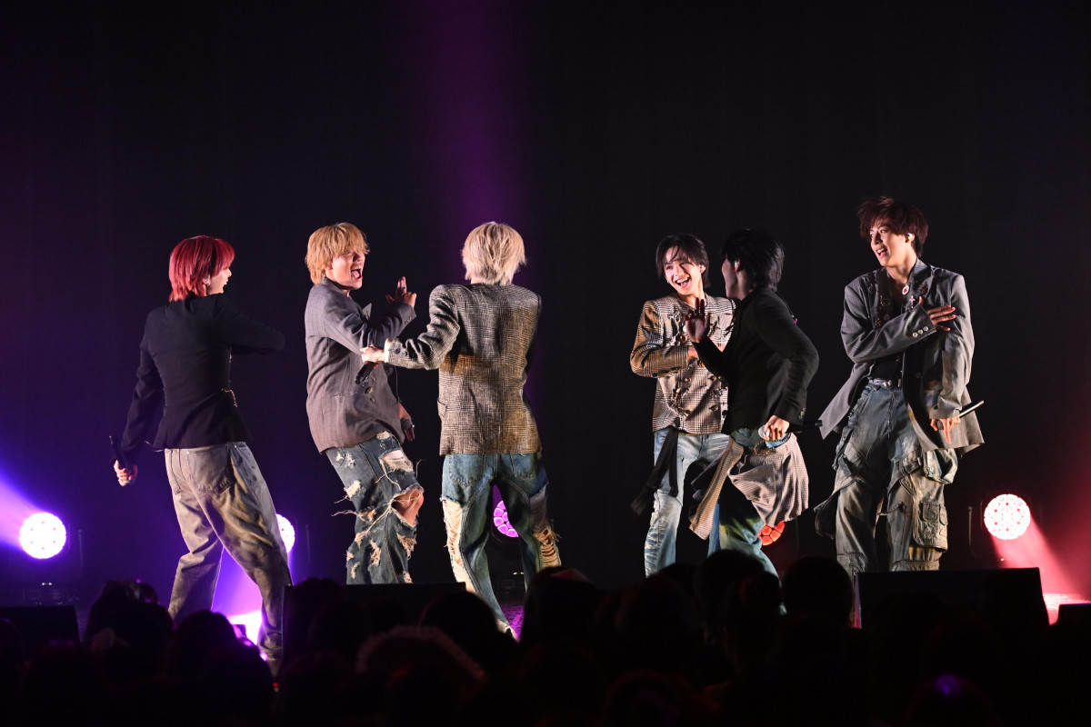 MON7A、LIL LEAGUE、The Right Lightがライブパフォーマンス！ “学園祭”に稲垣来泉、大島美優ら『GTO』生徒が大集合