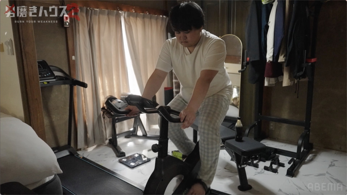「10年間で500万円」母親が工面　13年間引きこもり男の贅沢すぎる自室