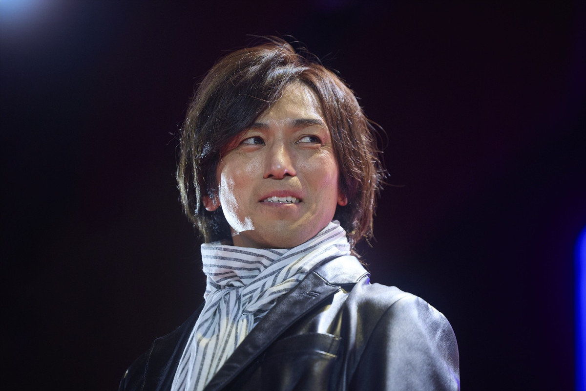 あす放送『24時間テレビ49』SPドラマ・つんく♂役の高橋光臣が再現した「シャ乱Q ディスコグラフィー」解禁