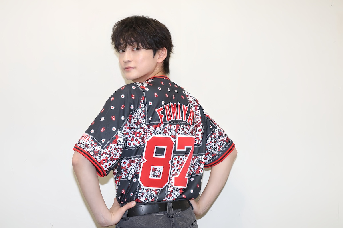 高橋文哉、実写映画『ブルーロック』公開目前に東京ドームで始球式　「野球ってすごい」と大舞台に感激