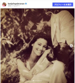 元007ピアース・ブロスナン、妻が素敵ショットで結婚25周年をお祝い　※「キーリー・シェイ・ブロスナン」Instagram