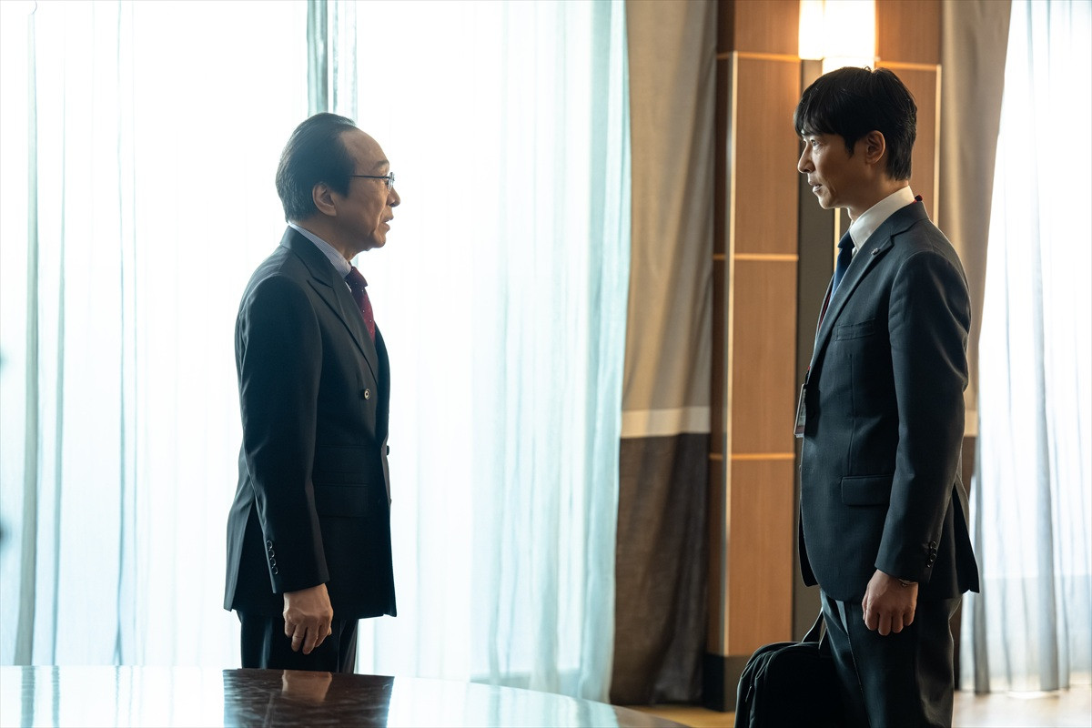 『VIVANT』“長野専務”小日向文世、苦悩する“乃木”堺雅人に助言　ネット称賛「胸アツ」「泣いた」（ネタバレあり）
