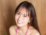 佐久間宣行YouTubeでブレイクしたピュアすぎる美女、ビキニ姿ではしゃぐ姿も　デジタル写真集