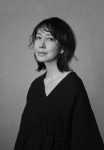 朗読劇『たとへば君 四十年の恋歌』に出演する森口瑤子