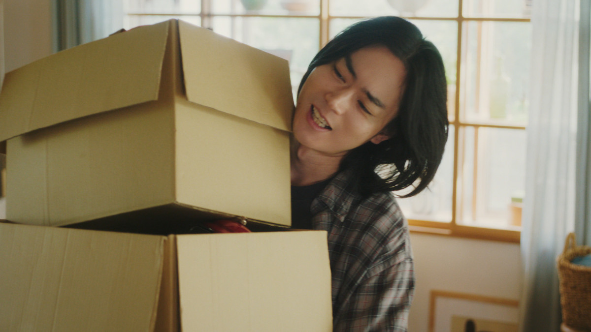 菅田将暉、セカストCMに初出演　恋人や家族との休日をリアルに描く