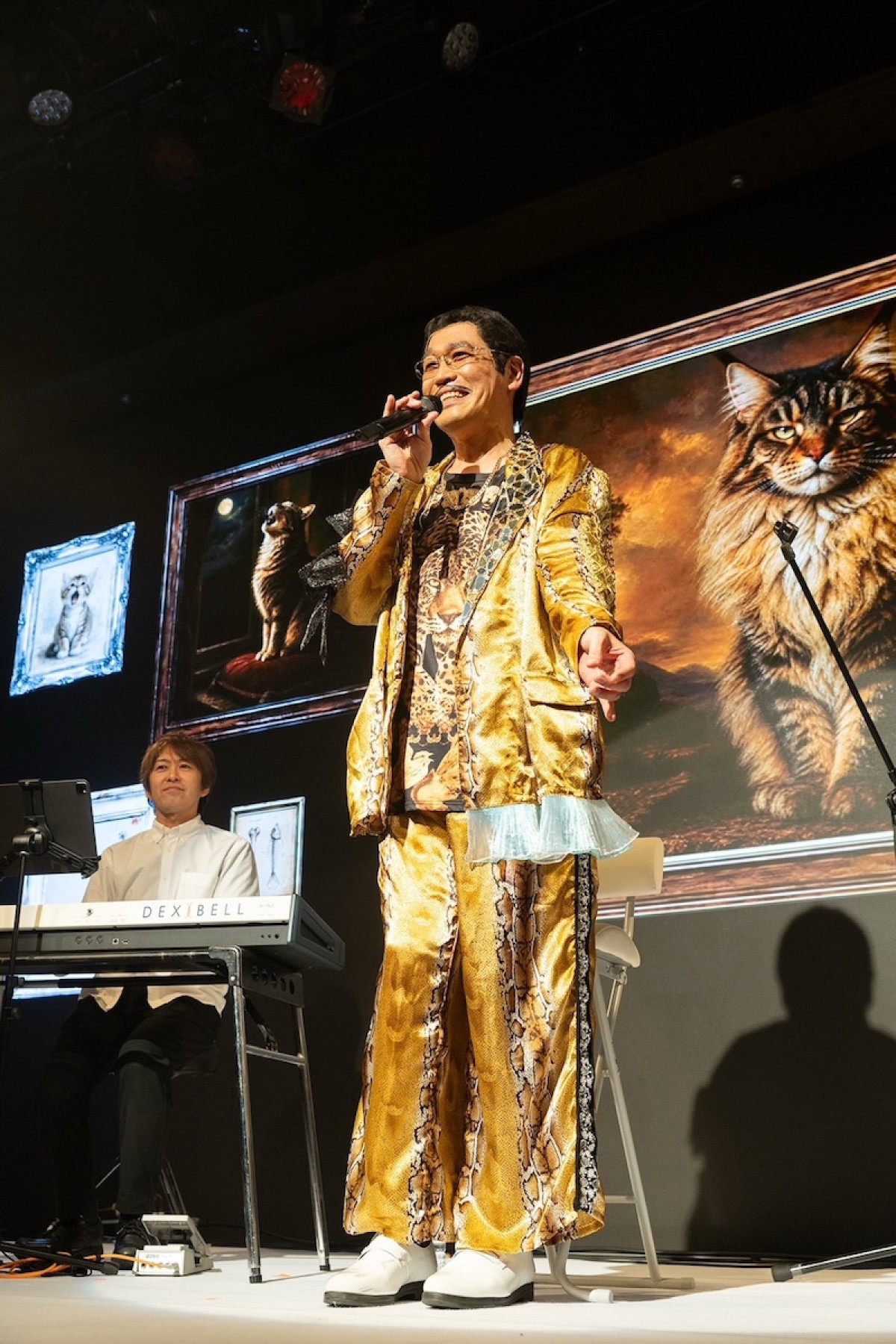 ピコ太郎「PPAP」10周年ライブに小林幸子＆木梨憲武ら豪華ゲスト集結！　アルバムリリースも発表
