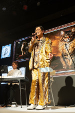 ピコ太郎『PPAP X PT ～PPAP10周年プレミアムライブ』より
