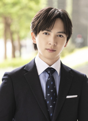 ドラマ『溺愛　～ 実は、最強ヒーロー ～』に主演する吉田仁人