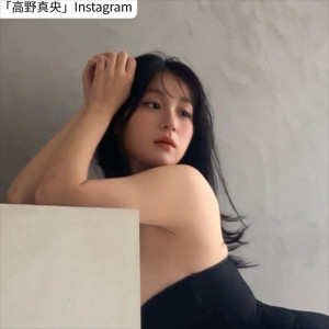 高野真央、ソロショット　※「高野真央」Instagram