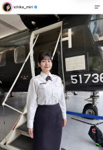 未梨一花、自衛隊制服姿オフショットを披露　※「未梨一花」Instagram