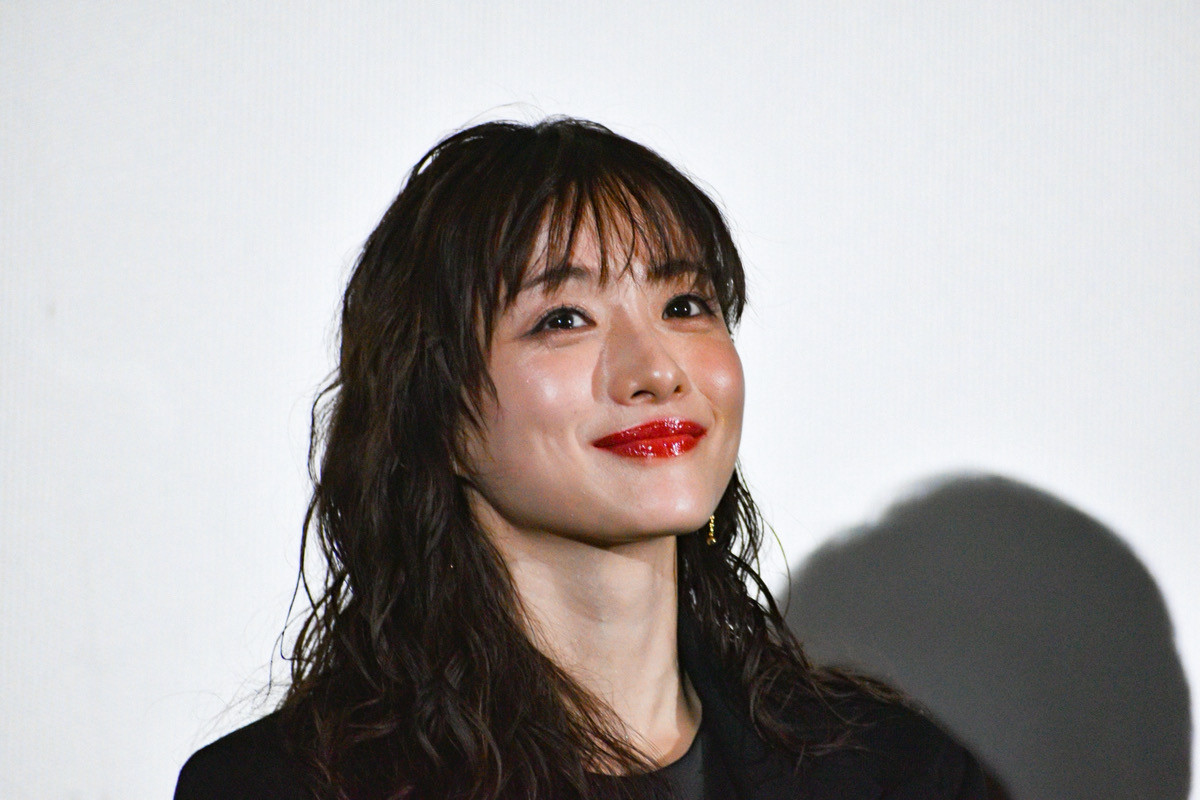 ドラマ『ポリティカルパン』試写会に出席した石原さとみ