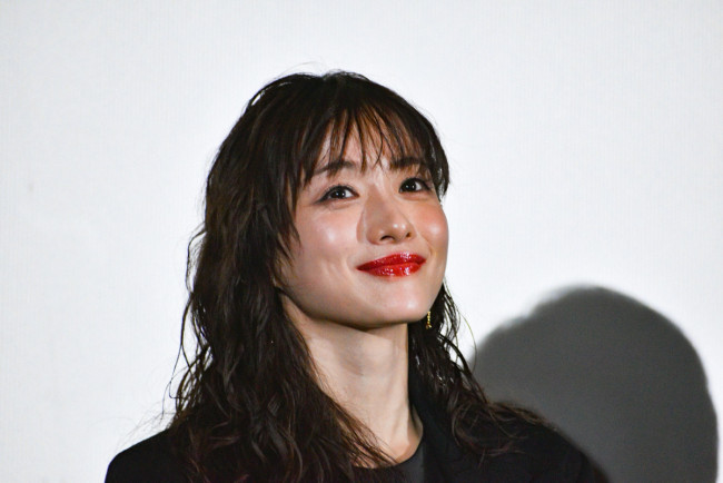 ドラマ『ポリティカルパン』試写会に出席した石原さとみ