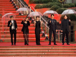 「第39回東京国際映画祭」オープニングレッドカーペットに登場した『ヒマチの嬢王』久保田哲史エグゼクティブ・プロデューサー、平祐奈、永野芽郁、伊藤健太郎、宮本秀光監督
