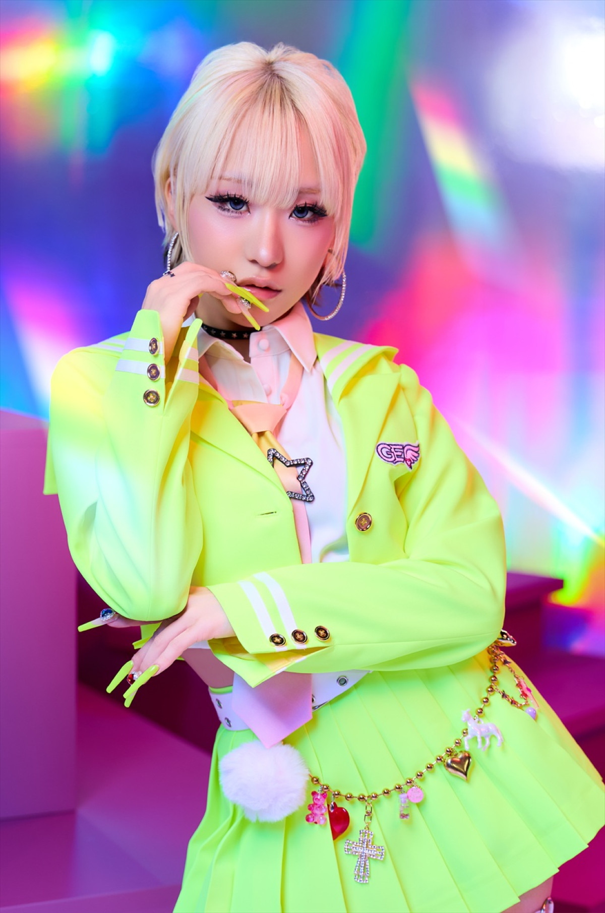 山田孝之がギャルパフォーマンスグループGALEDGE.デビュー曲MVのクリエイティブディレクターに　ティザー公開
