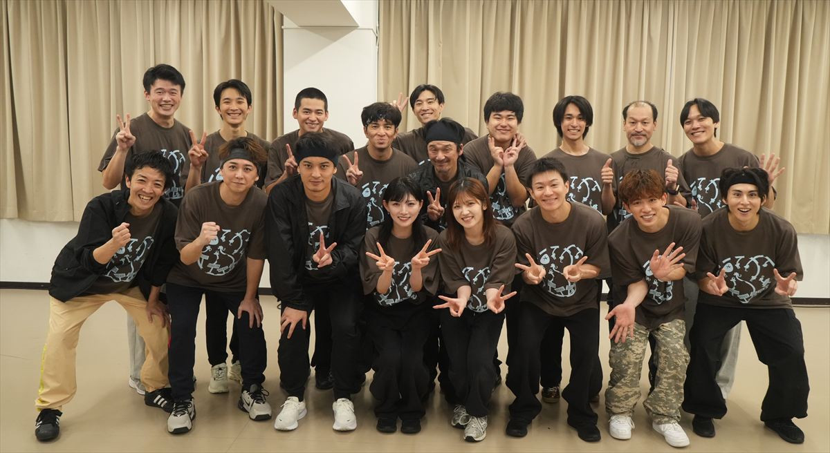 村山彩希＆岡田奈々が歌に殺陣に躍動！　つかこうへい革命ミュージカル、稽古場レポート