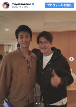 （写真左から）竹内涼真、川崎麻世　※「川崎麻世」インスタグラム