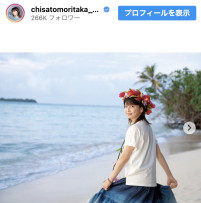 サイパンでカレンダーとフォトブックの撮影を行った森高千里　※「森高千里」インスタグラム