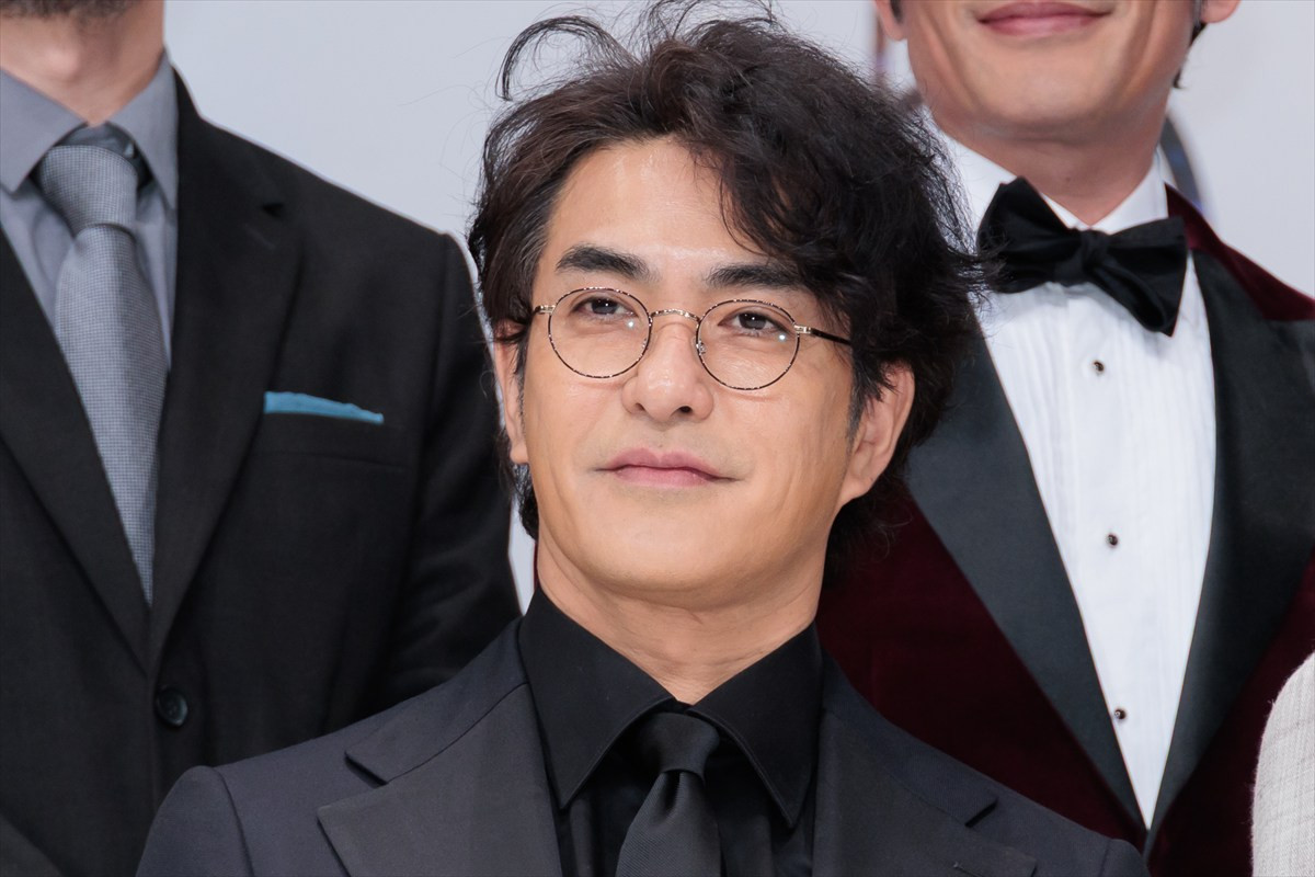 なにわ男子・長尾謙杜、母親を演じた沢口靖子をエスコート！　沢口「ほっぺが白くてプクプクッとしたところが似てる」