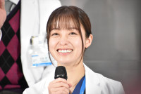 橋本環奈、ドラマ『ヤンドク！』記者会見に登場