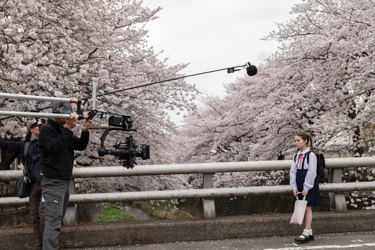 ブレンダン・フレイザー×柄本明らの撮影風景を収めた映画『レンタル・ファミリー』メイキングカット公開