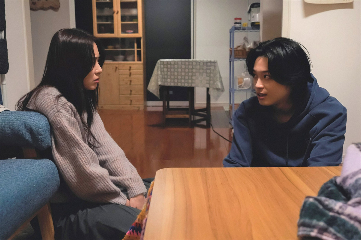 『略奪奪婚』第6話 “千春”内田理央、“えみる”中村ゆりかの秘密に迫ろうとするもピンチ！