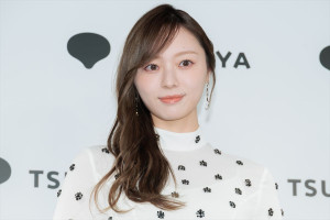 梅澤美波、2nd写真集『透明な覚悟』発売記念記者会見に登場