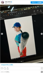 堀江聖夏、スポーティなベースボールルック　※「堀江聖夏」Instagram
