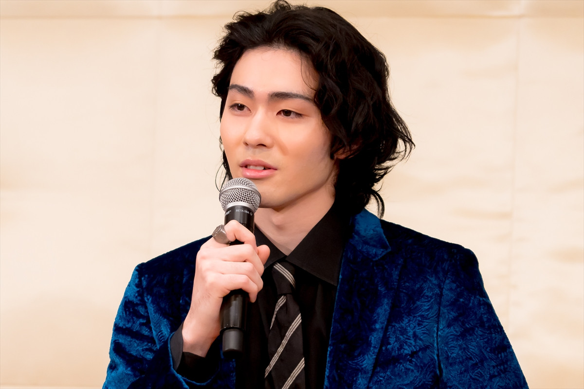 市川染五郎、當真あみと初対面で驚き「後ろが見えるくらいの透明感」