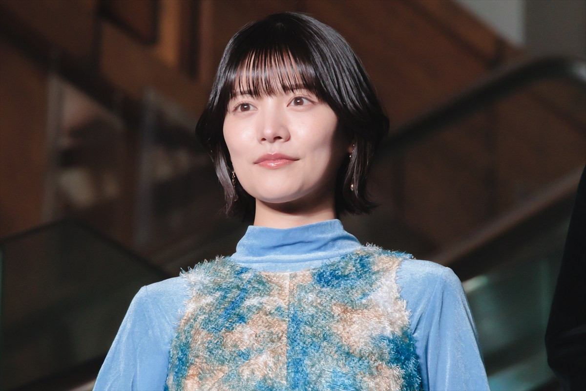 木村拓哉、『教場』舞台あいさつでポップコーン配るサプライズ　急接近に歓声