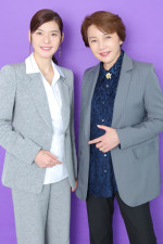 （左から）彩輝なお、麻路さき