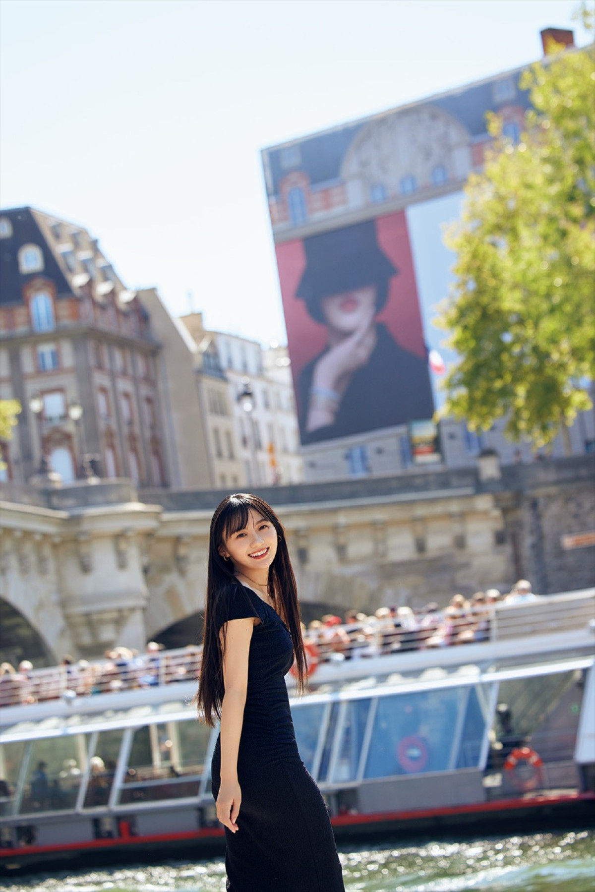 乃木坂46・川崎桜「1枚1枚こだわって選びました」　フランスで撮影された1stソロ写真集4.14発売