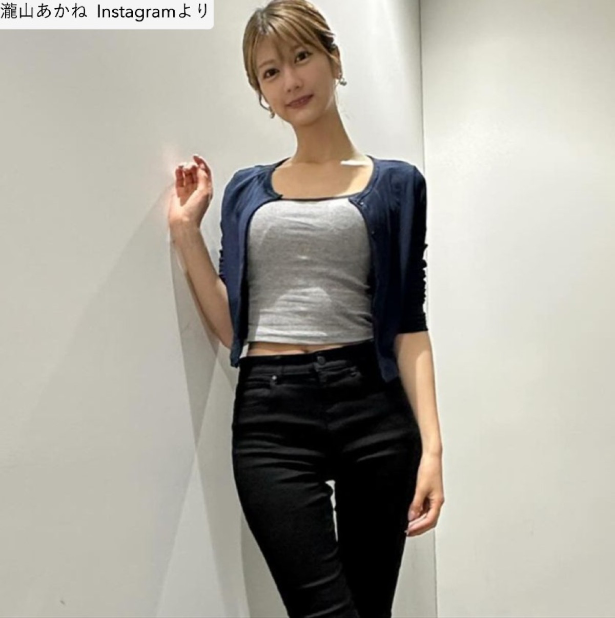 瀧山あかね、ソロショット　※「瀧山あかね」Instagram