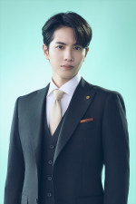 ドラマ『10回切って倒れない木はない』主演の志尊淳