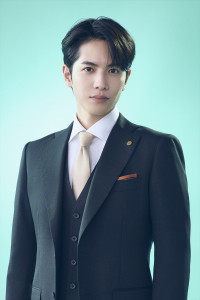 ドラマ『10回切って倒れない木はない』主演の志尊淳