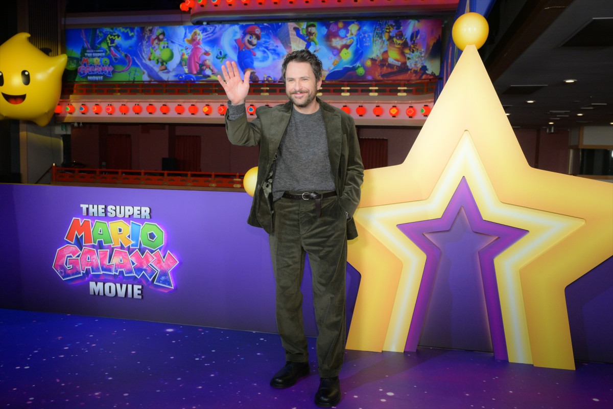 “ピーチ姫”アニャ・テイラー＝ジョイは桜モチーフのドレス　京都で『ザ・スーパーマリオギャラクシー・ムービー』ワールドプレミア開催