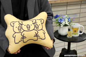 「コアラのマーチ」が巨大クッションに！　お菓子に使われている絵柄をデザインしたくじが登場