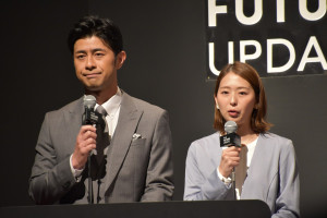 「FUJI FUTURE UPDATE～コンテンツラインナップ発表会2026春～」司会を務めた司会を務めた（左から）榎並大二郎アナウンサーと小室瑛莉子アナウンサー