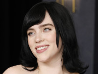 ビリー・アイリッシュ、ブラッド・ピットの制作会社の新作で俳優デビューへ